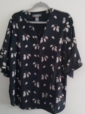 1X Plus size black blouse with leaf pattern